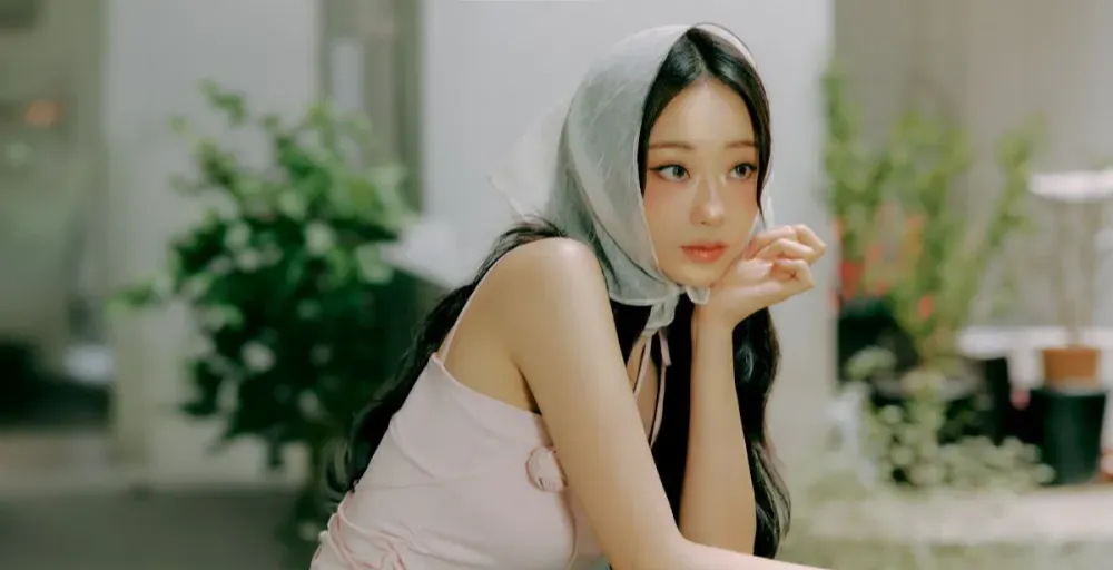 Колишня учасниця 9Muses Gyeongree випустила перші тизери свого повернення з альбомом "Eternal Bloom"
