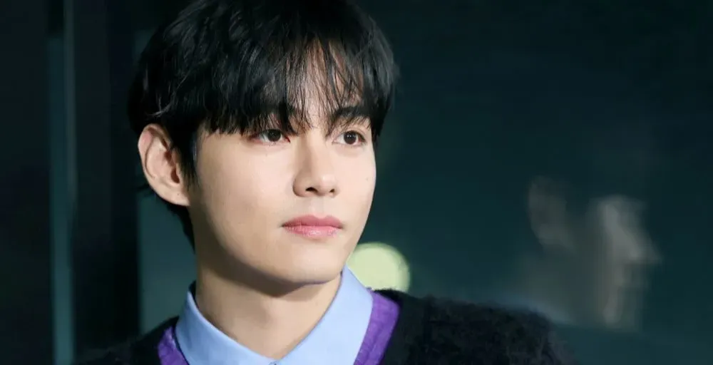V з BTS посідає 4 місце серед найпопулярніших людей у ​​світі за версією Google у 2025 році, лідируючи серед корейських знаменитостей